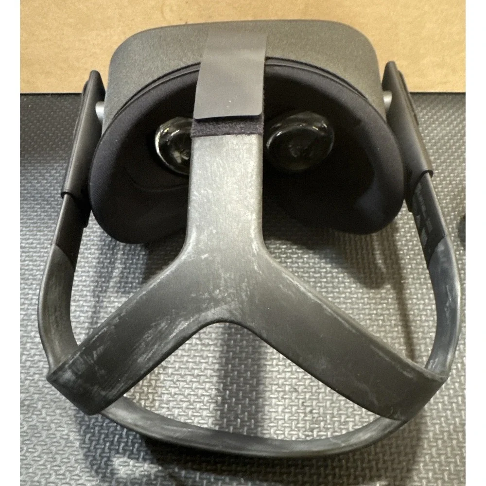 Oculus Quest 1 64GB All-in-One VR Headset MH-B with USB Cable And Case!